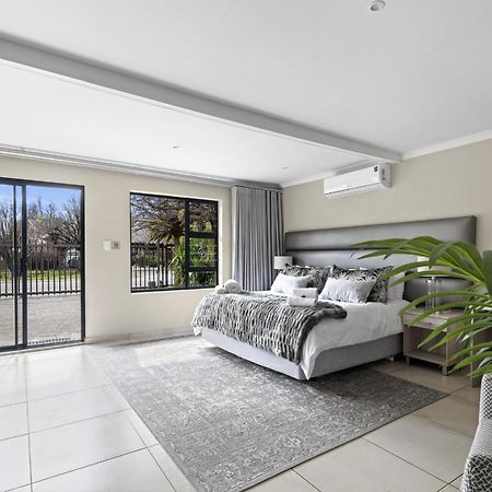 Parkhill Luxury Accommodation Bloemfontein Esterno foto